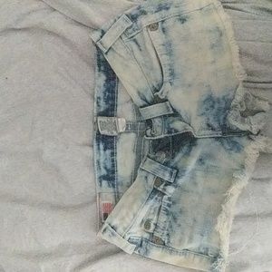Size 28 true religion cut off shorts